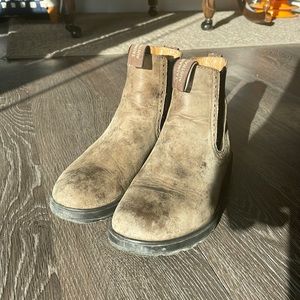 Blundstone AU4 US 7-7.5 brown